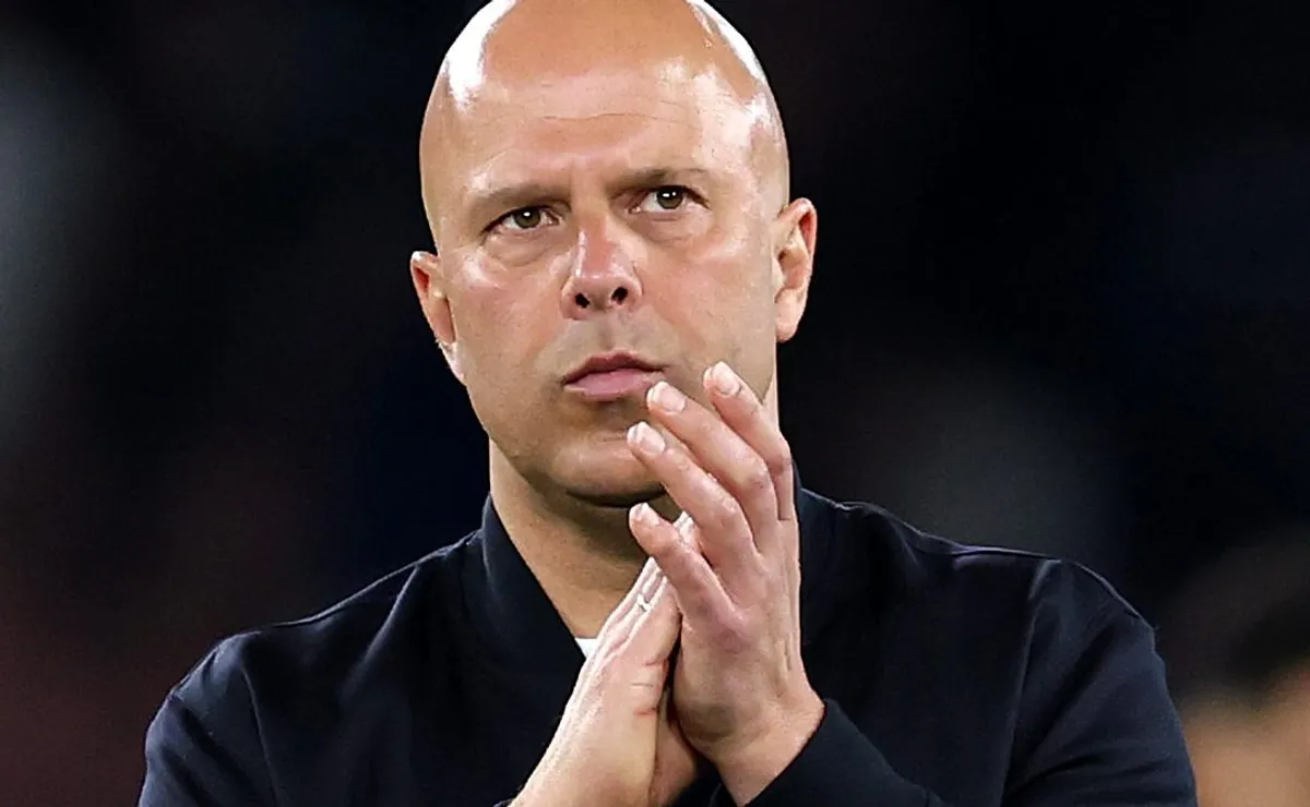 Liverpool de Arne Slot também monitora Marcos Leonardo e Flamengo pode perder a disputa