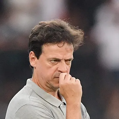 Fernando Diniz começa irritado e Corinthians está defensivo