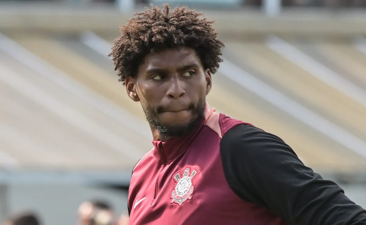 Hugo Souza expõe estratégia de Fernando Diniz para conquistar vitória em estreia no Corinthians