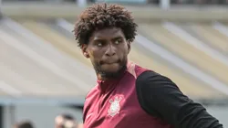 Hugo Souza goleiro do Corinthians durante partida contra o Santos no estadio Vila Belmiro pelo campeonato Brasileiro A 2026.