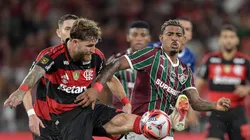 - Leo Pereira jogador do Flamengo disputa lance com John Kennedy jogador do Fluminense
