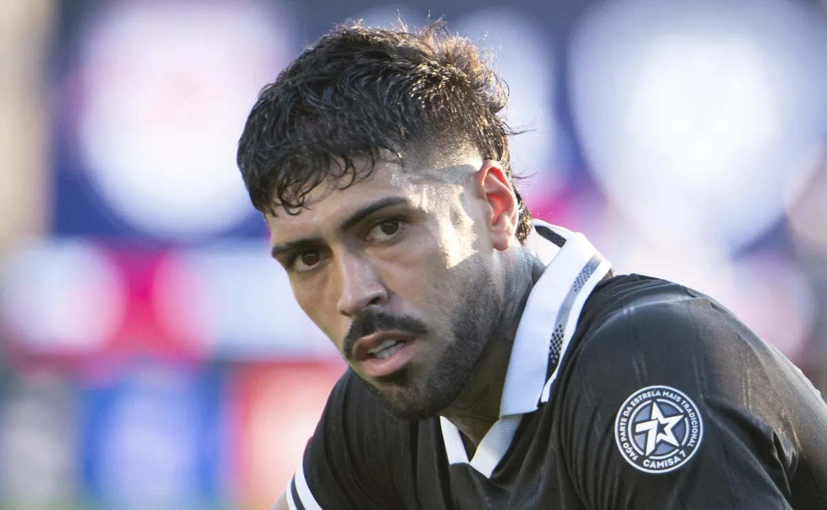 Cruzeiro aposta em “efeito Artur Jorge” e entra na briga por Alexander Barboza