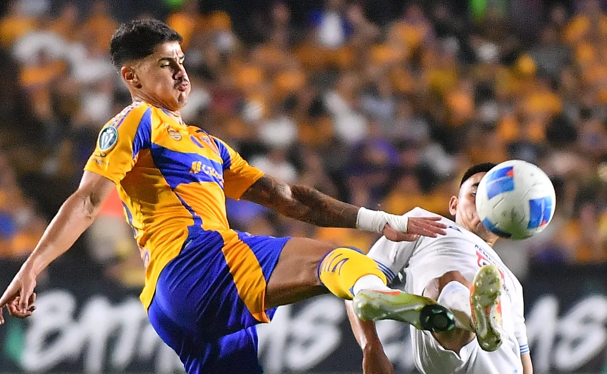 São Paulo não descarta contratação, mas nega movimentações pela chegada do volante Rômulo, do Tigres