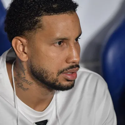 Jair apresenta evolução nos bastidores e treina com bola