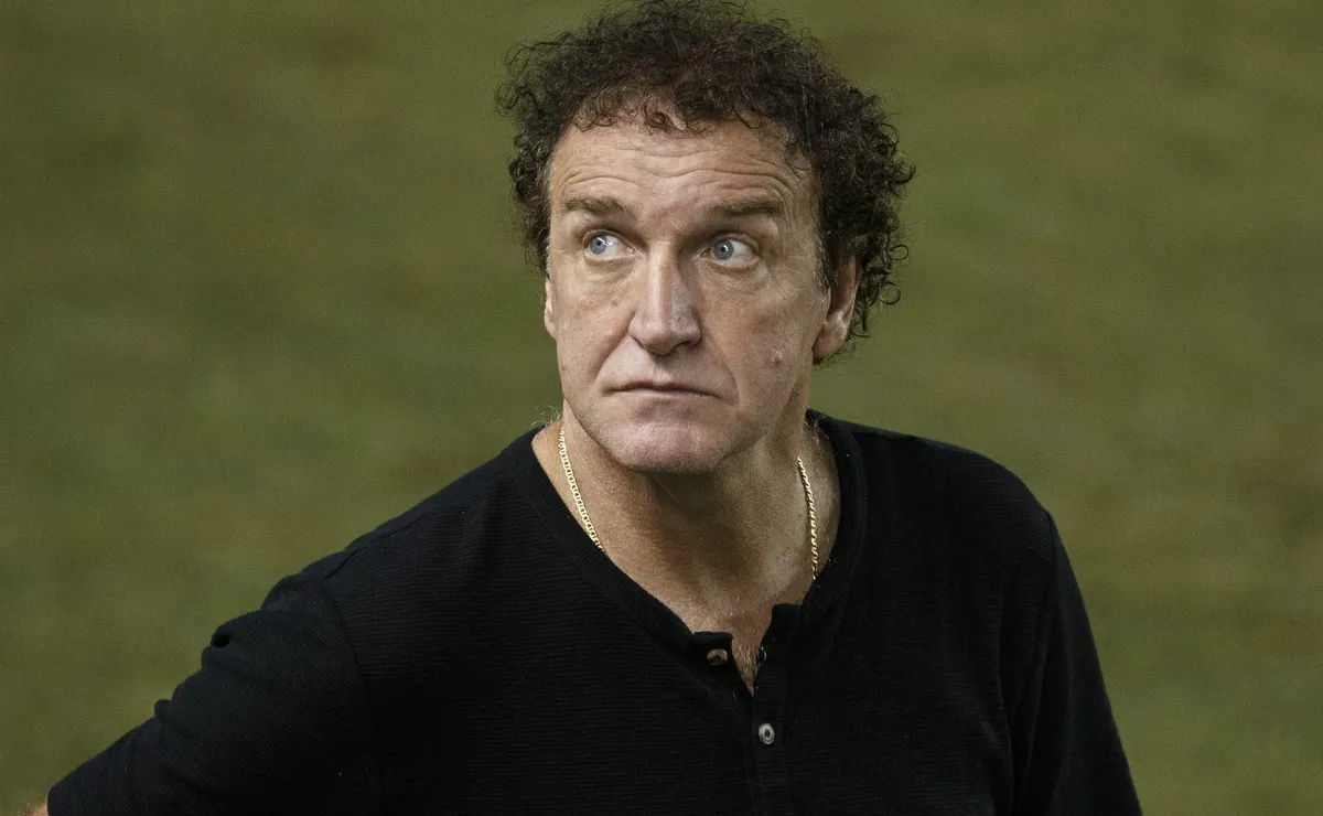 Cuca reprova elenco do Santos e quer novas contratações para o time no meio do ano