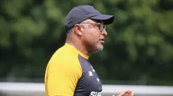 Roger Machado técnico do São Paulo durante treinamento no CT