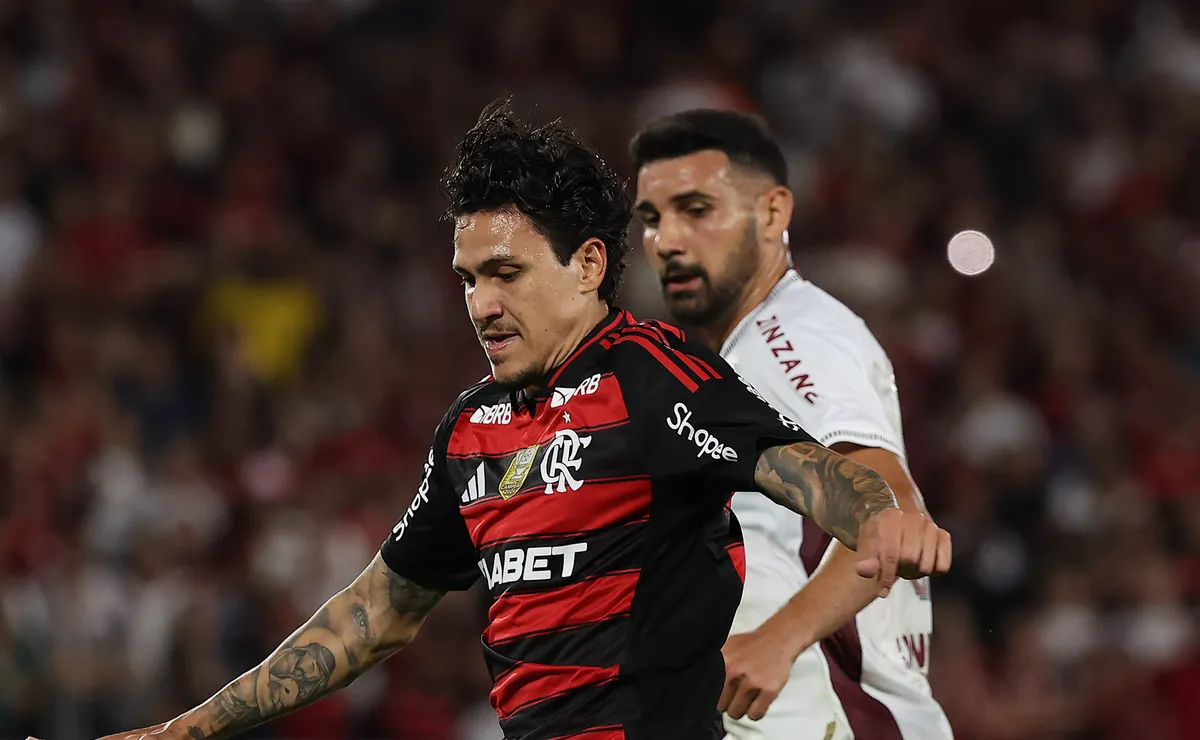 Vidente prevê equilíbrio para Fluminense x Flamengo, mas aponta para derrota do Rubro-Negro