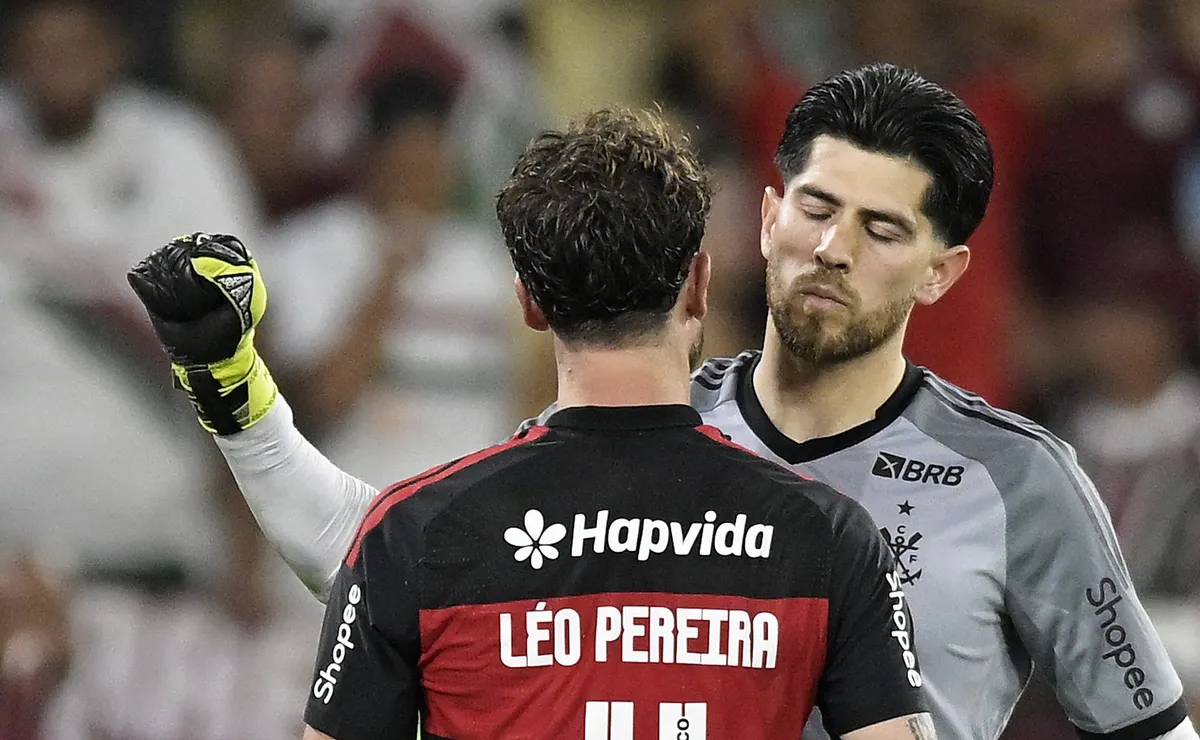 Flamengo descarta contratar goleiro, mantém Rossi e Andrew e já planeja renovação com titular