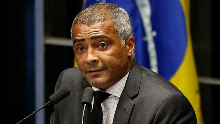 Romário não poupou críticas ao momento do futebol brasileiro (Photo by Igo Estrela/Getty Images)