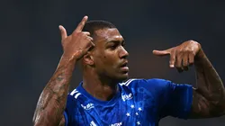 Walace em campo com a camisa do Alviceleste.