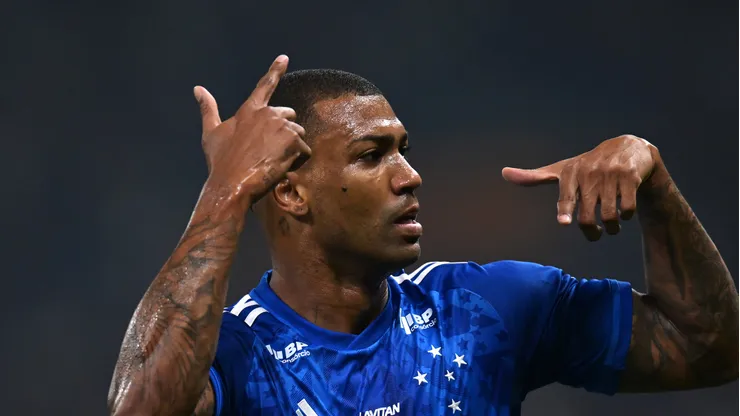 Walace em campo com a camisa do Alviceleste.