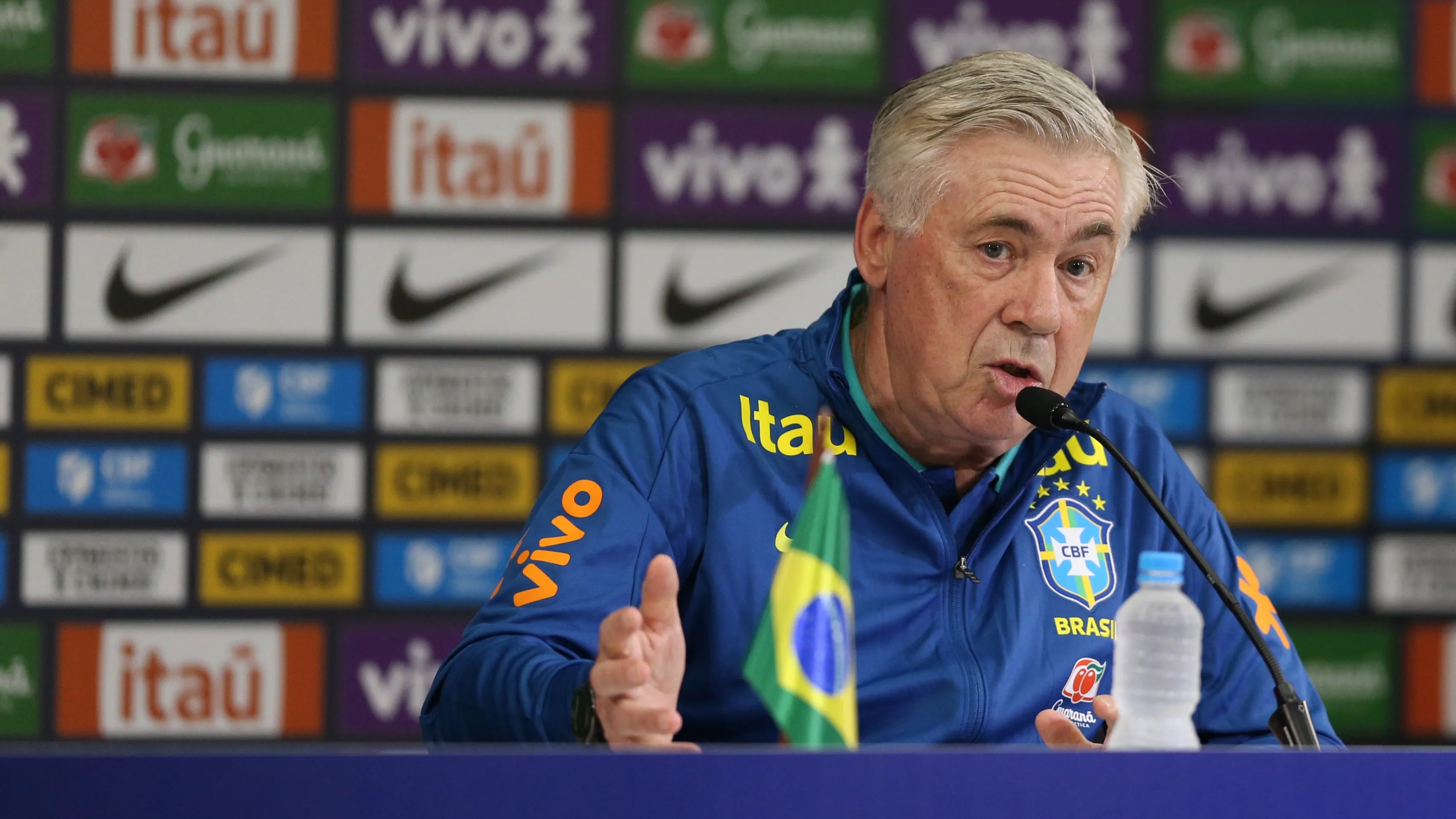 A confiança de Romário aumentou por conta de Ancelotti – Foto: Marln Costa/AGIF