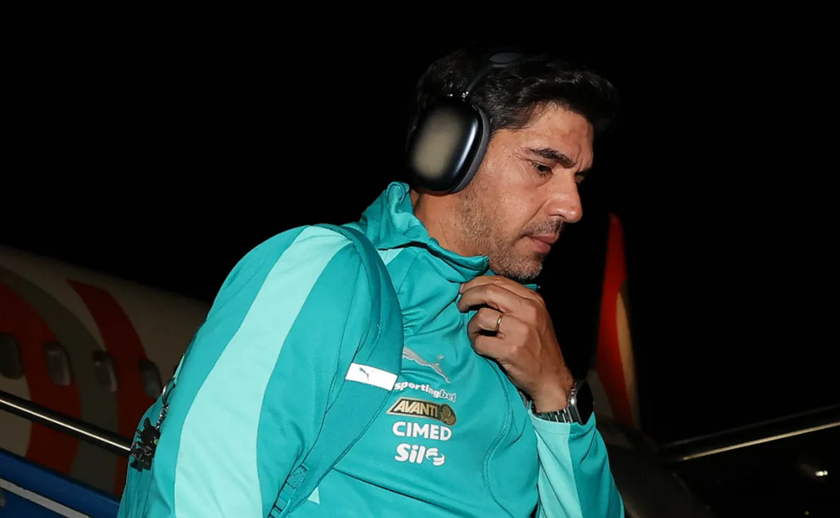 Palmeiras enfrenta problema em voo, volta com atraso e tem preparação afetada para o Dérbi