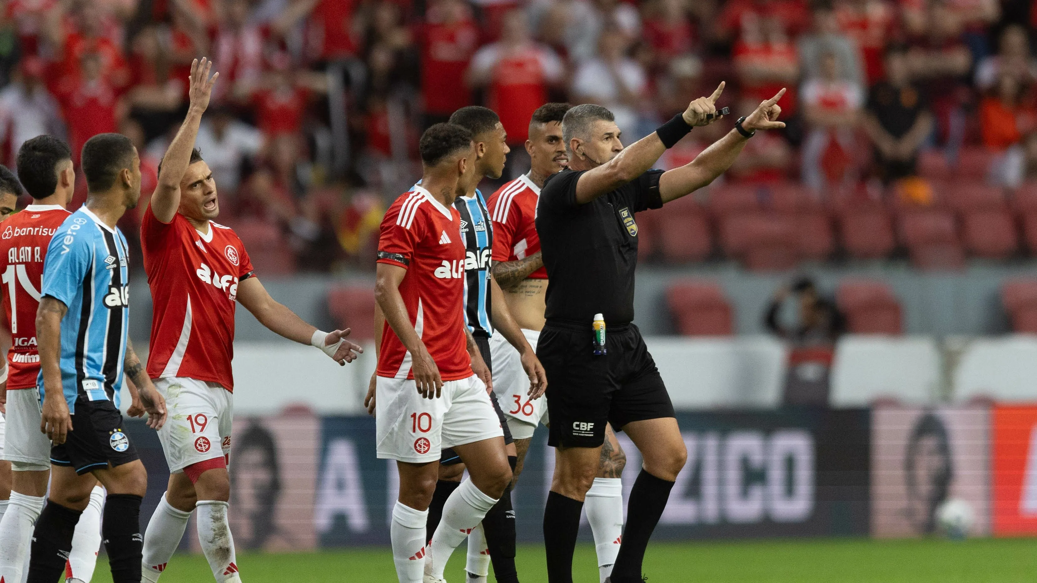 Gre-Nal deste sábado ainda não contará com nova tecnologia -Foto: Liamara Polli/AGIF