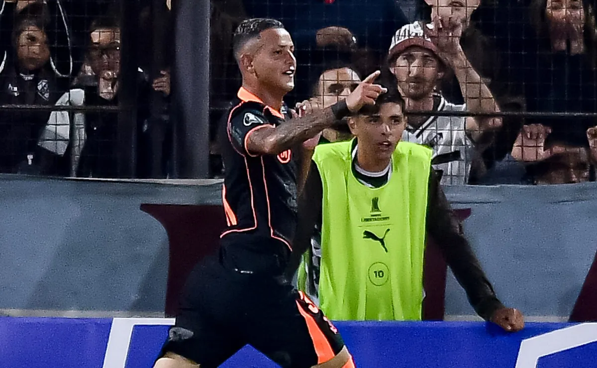 Kayke volta a brilhar e vira destaque do Corinthians em triunfo na Libertadores