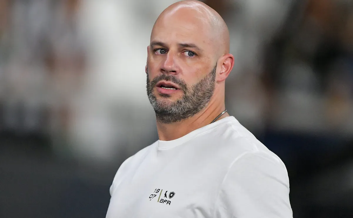 Franclim Carvalho faz revelação sobre Alex Telles e lateral ainda e dúvida: “Sentiu contra o Vasco”