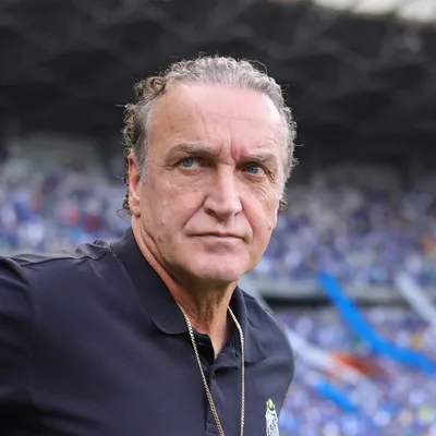 Cuca mexe no time do Santos para enfrentar o Galo