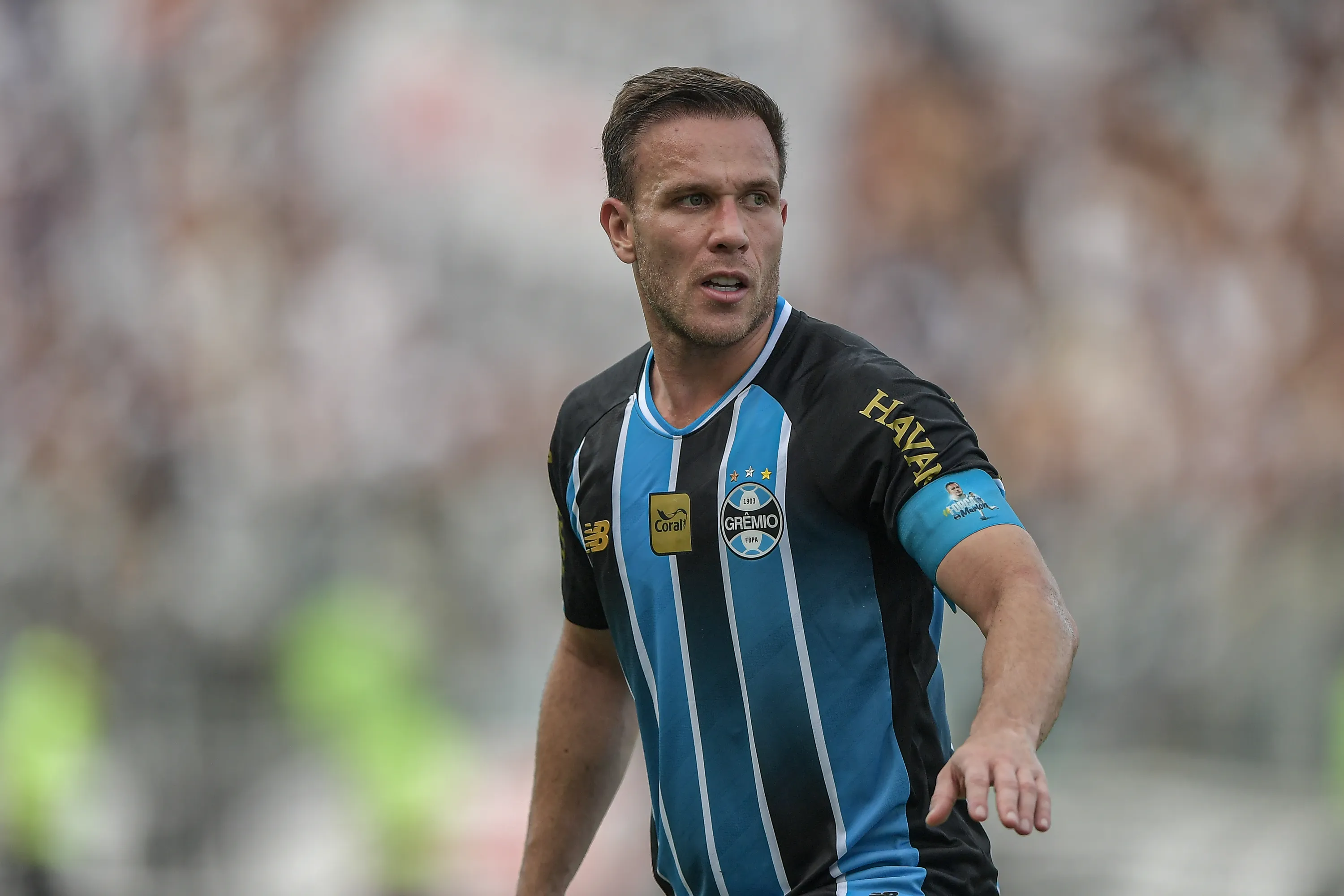 Arthur em partida pelo Grêmio. Foto: Thiago Ribeiro/AGIF