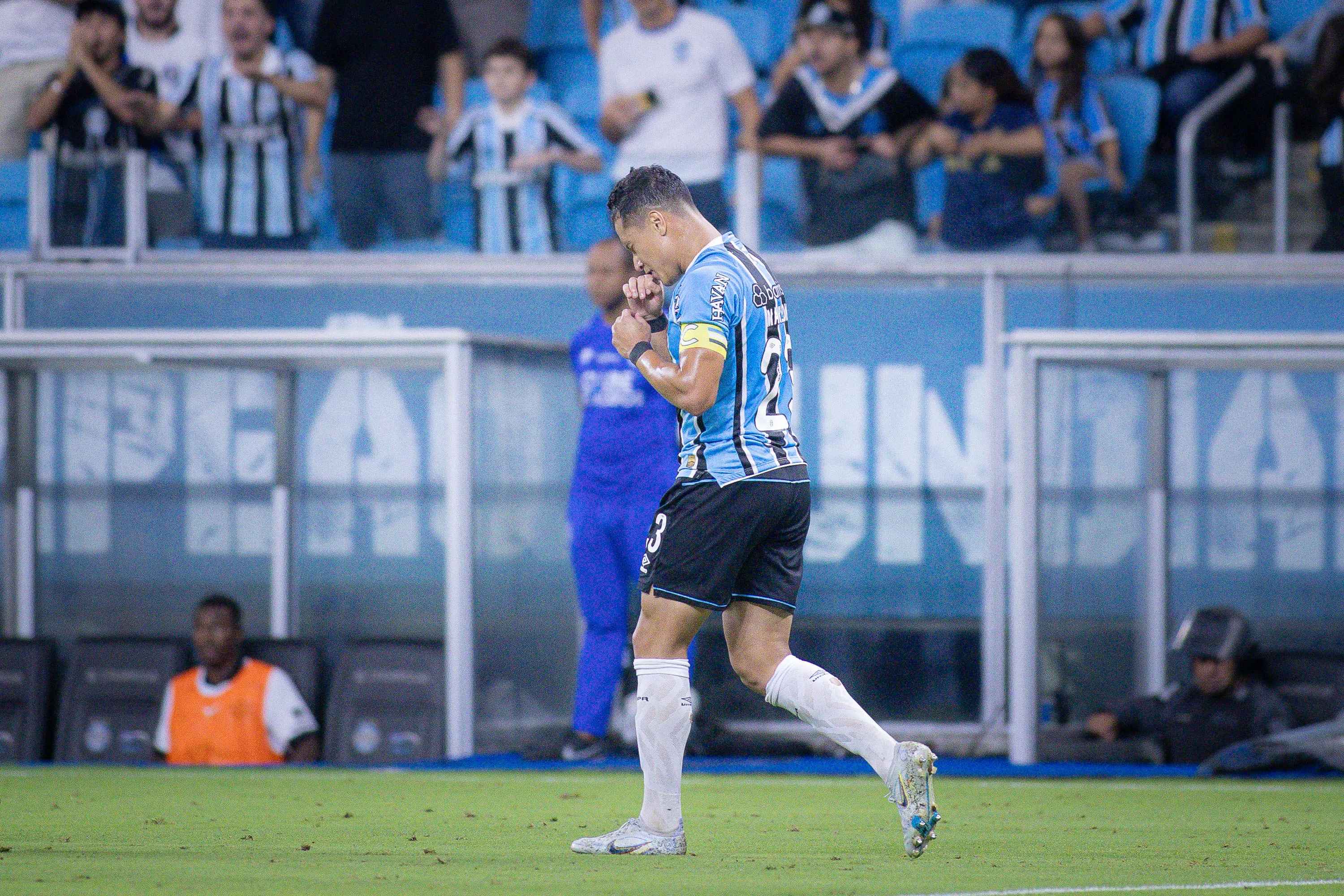 Marlon jogador do Gremio comemora seu gol durante partida contra o Atletico-MG no estadio Arena do Gremio pelo campeonato Brasileiro A 2026. Foto: Maxi Franzoi/AGIF