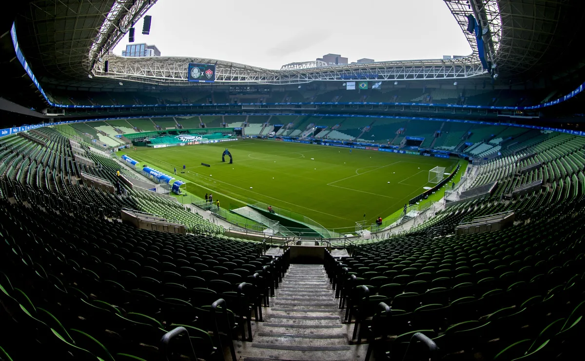Torcedores do Flamengo ‘migram’ do Nubank para o banco ‘BRB Fla’ após anúncio de parceria com o Palmeiras