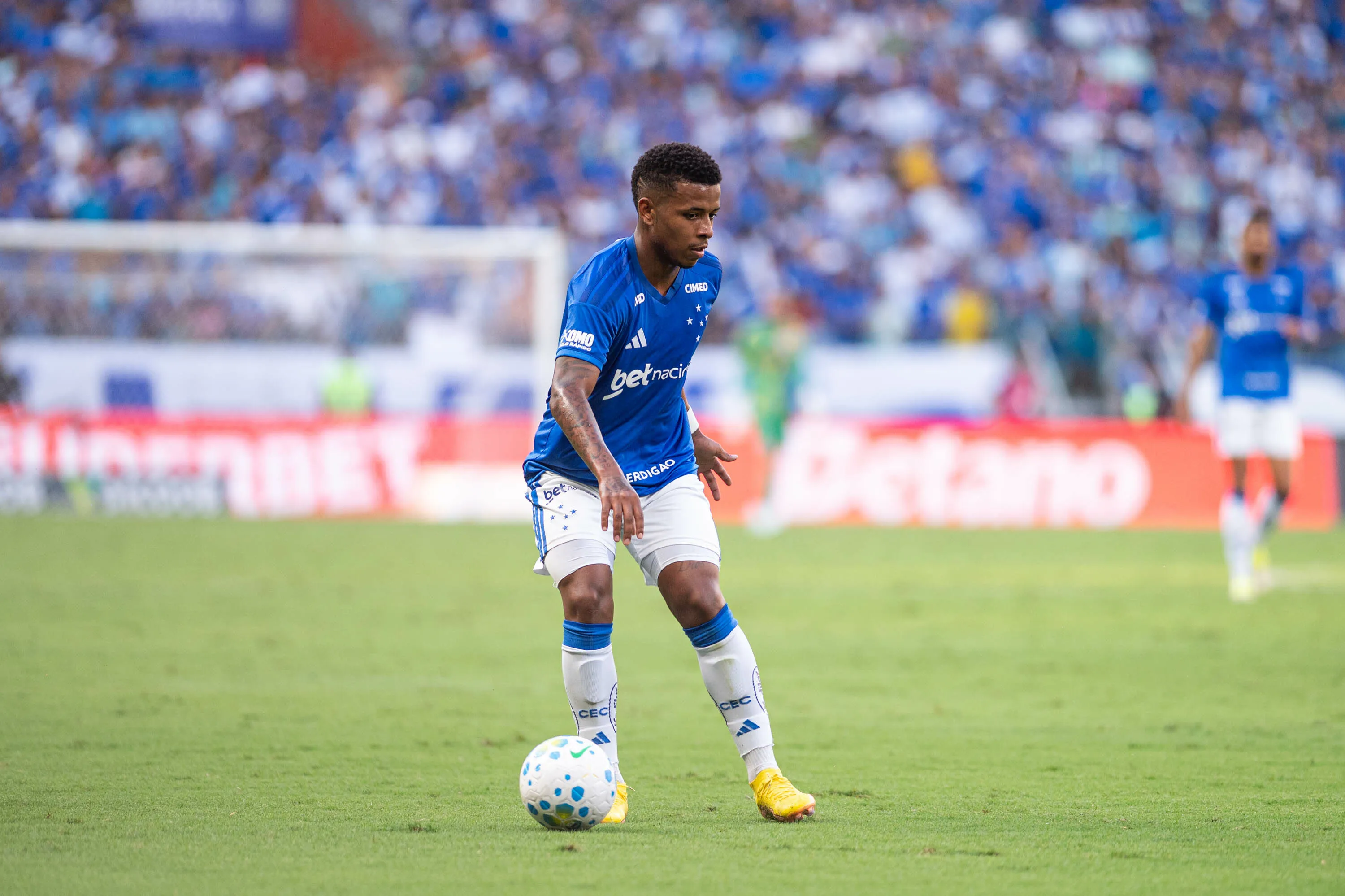 Arroyo jogador do Cruzeiro durante partida contra o Santos no estadio Mineirao pelo campeonato Brasileiro A 2026. Foto: Alessandra Torres/AGIF