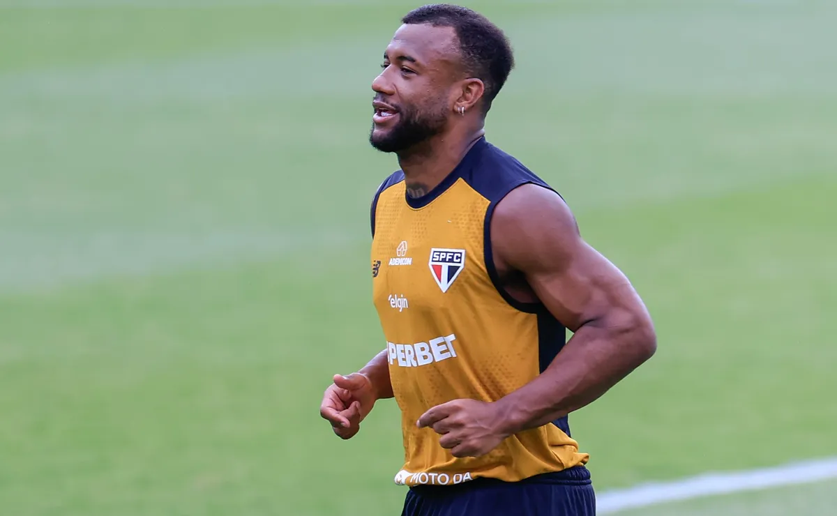 Luan pode ganhar chance como titular no São Paulo, e Roger testa mudança no meio contra o Vitória