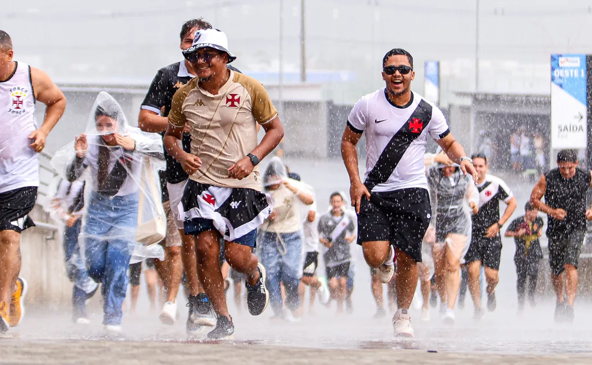 Chuva forte no Mangueirão adia confronto entre Remo e Vasco pelo Campeonato Brasileiro