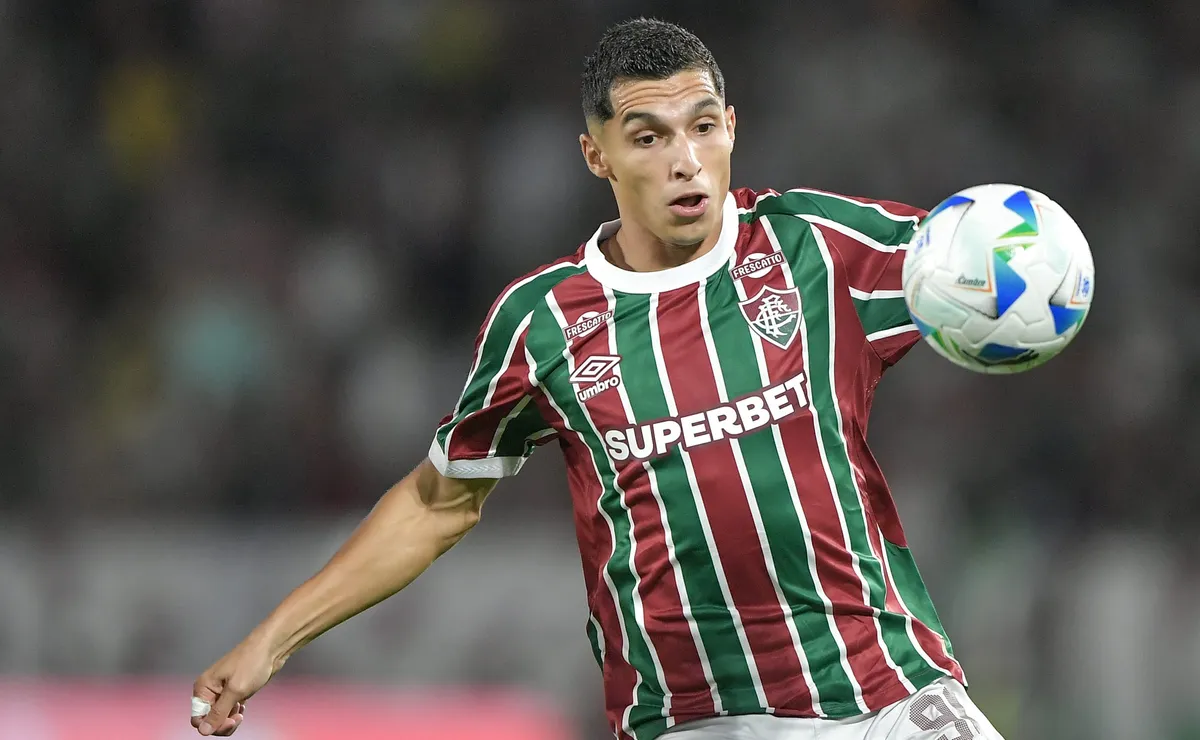 Serna pode ser novidade entre titulares do Fluminense no Fla-Flu, afirma jornalista
