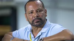 Pai de Neymar pode negociar o filho.