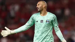 Weverton salva o Grêmio no primeiro tempo contra o Internacional