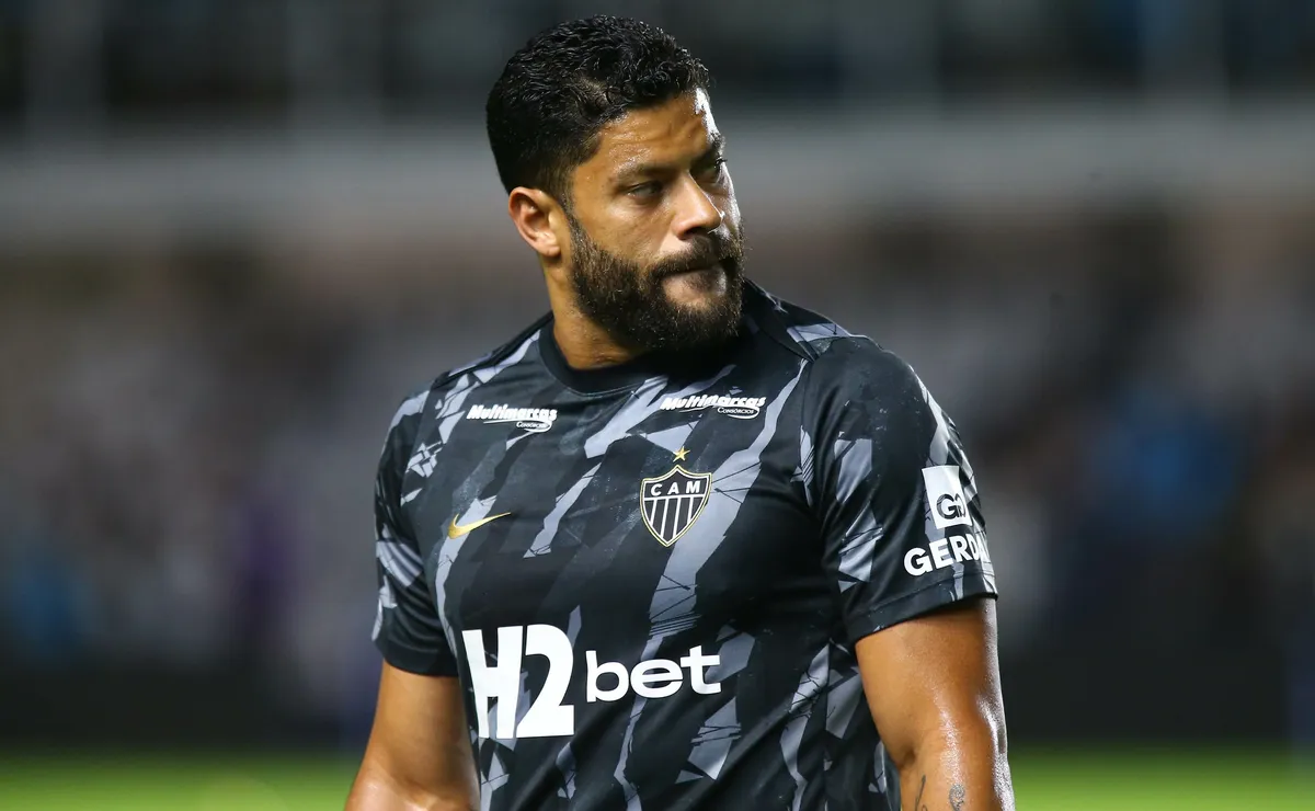 Atlético-MG mantém falhas, tem ataque lento e perde para o Santos fora de casa