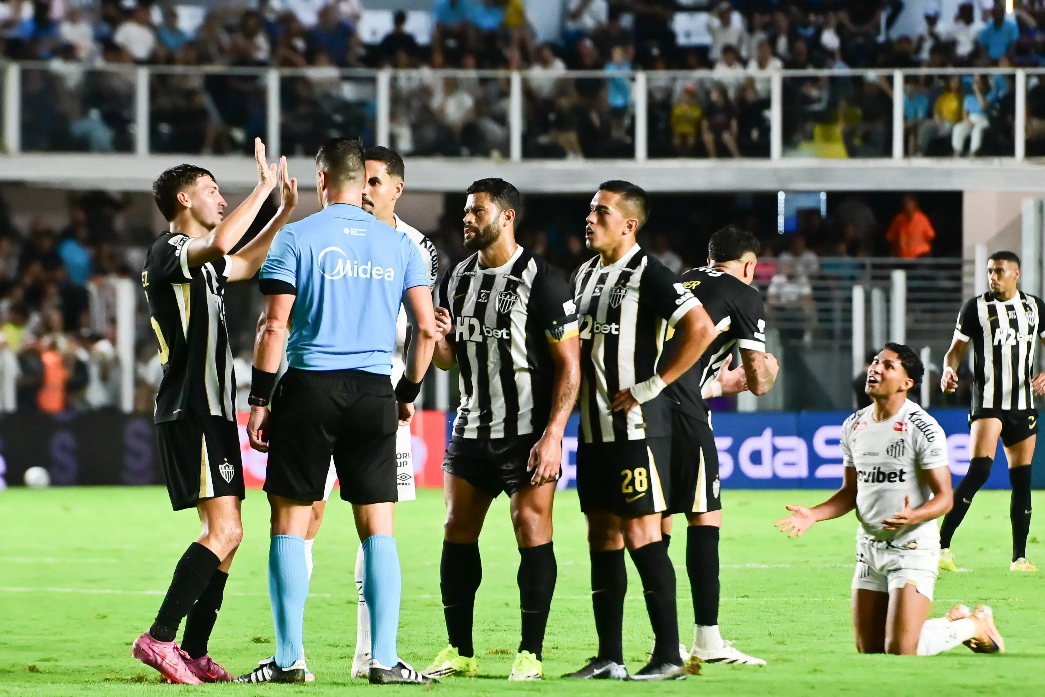 Galo foi pouco perigoso na partida. Foto: Jota Erre/AGIF