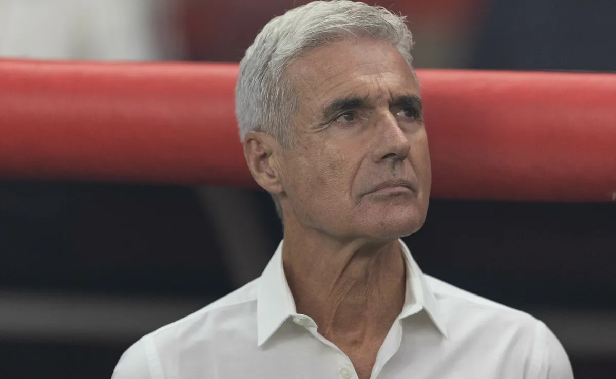 Grêmio segura pressão do Internacional e estratégia defensiva de Luís Castro garante ponto no Beira-Rio