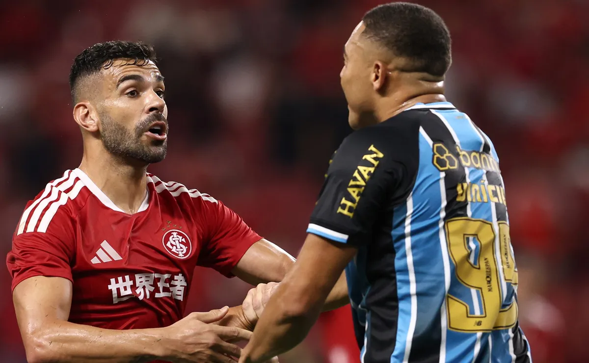 Vídeo: Carlos Vinícius e Mercado provocam confusão generaliza em lance quente de Internacional x Grêmio
