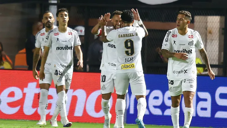 Moisés jogador do Santos comemora seu gol durante partida contra o Atlético-MG. Foto: Mauricio De Souza/AGIF
