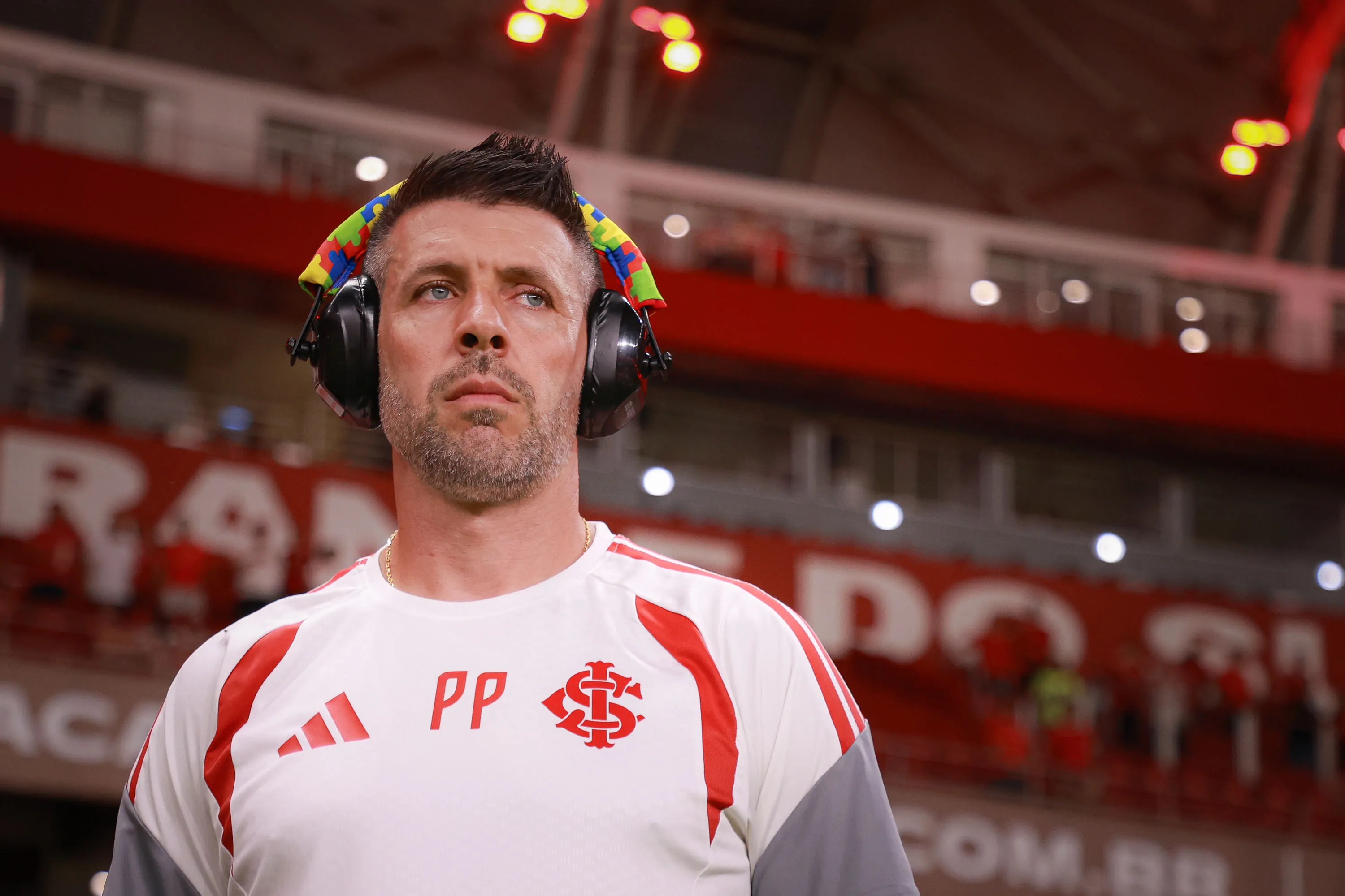Paulo Pezzolano tecnico do Internacional durante partida contra o Sao Paulo no estadio Beira-Rio pelo campeonato Brasileiro A 2026. Foto: Maxi Franzoi/AGIF