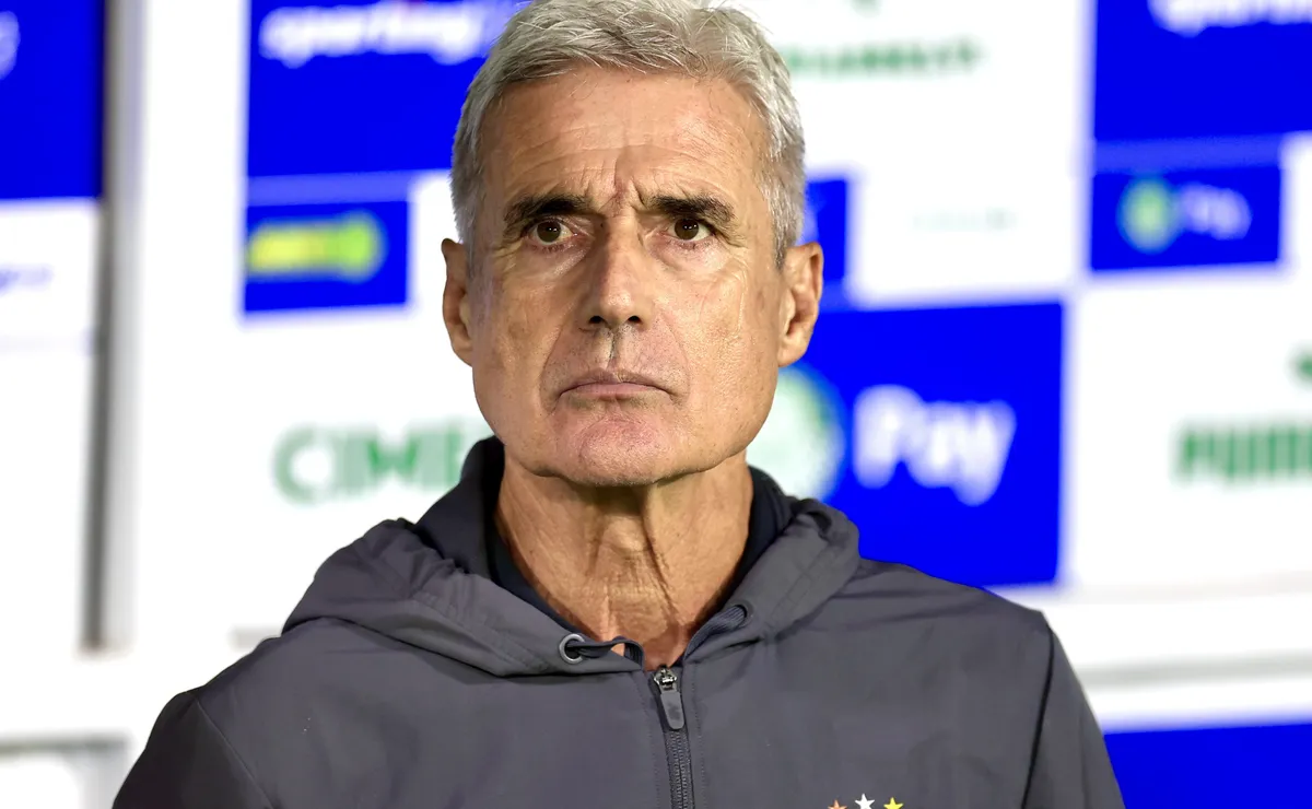 Demissão de Luís Castro no Grêmio após empate no Gre-Nal é descartada pelo presidente Odorico Roman