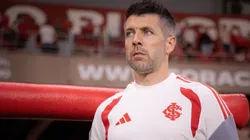 Paulo Pezzolano elogiou Alan Patrick após o Gre-Nal 452 - Foto: Maxi Franzoi/AGIF