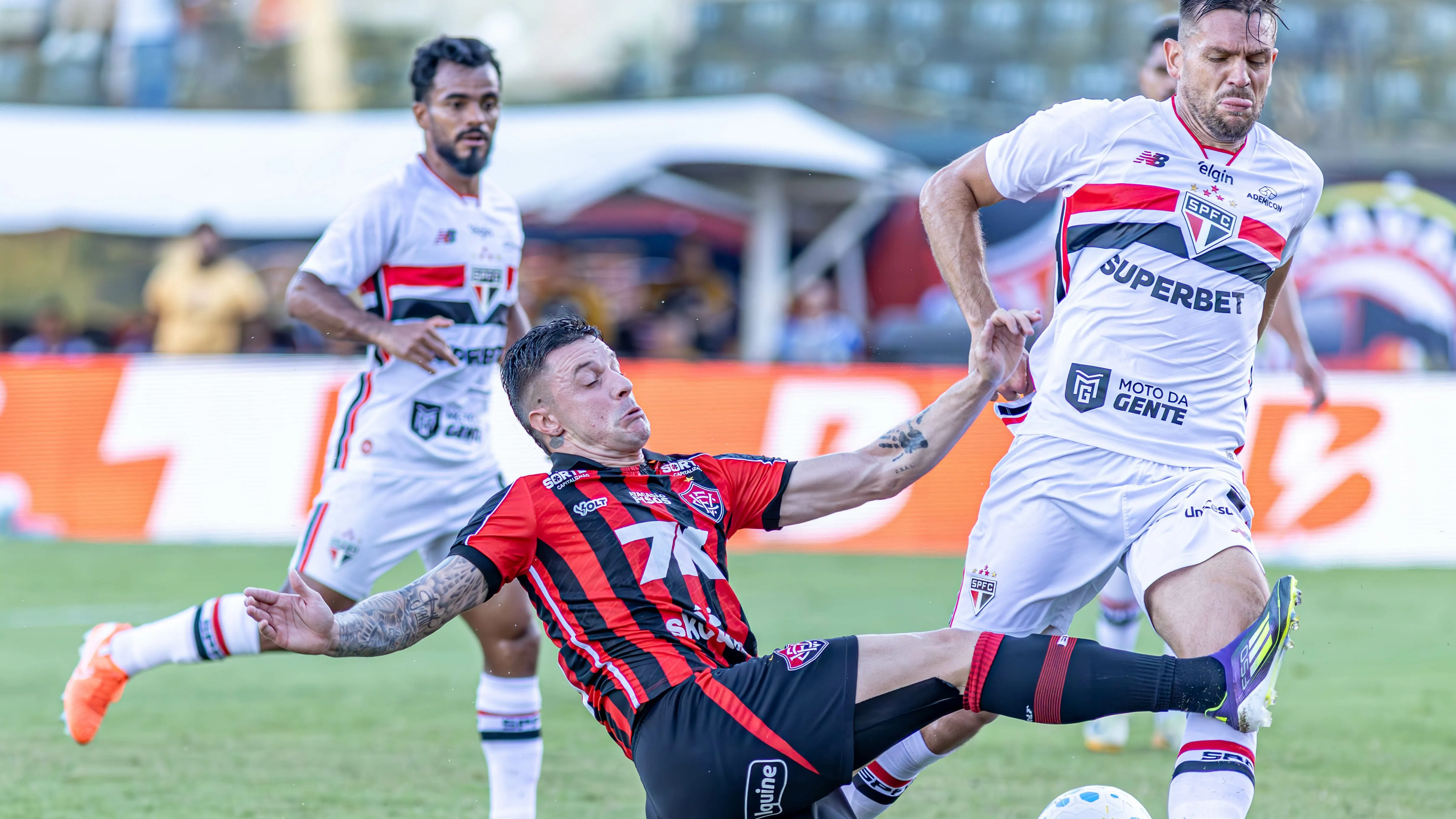 Vitória x São Paulo - Foto: Márcio José/AGIF.