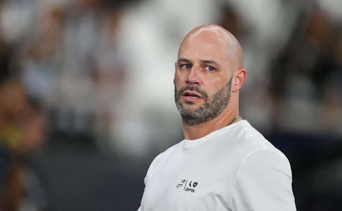 Botafogo conta com o retorno de Chris Ramos entre os relacionados para vencer o Coritiba pelo Brasileirão