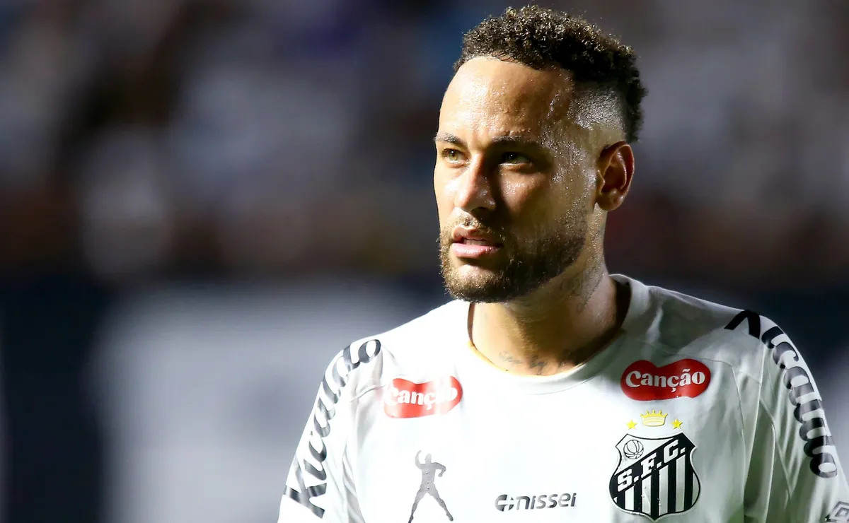Cuca valoriza atuação de Neymar e indica evolução após vitória do Santos no Brasileirão