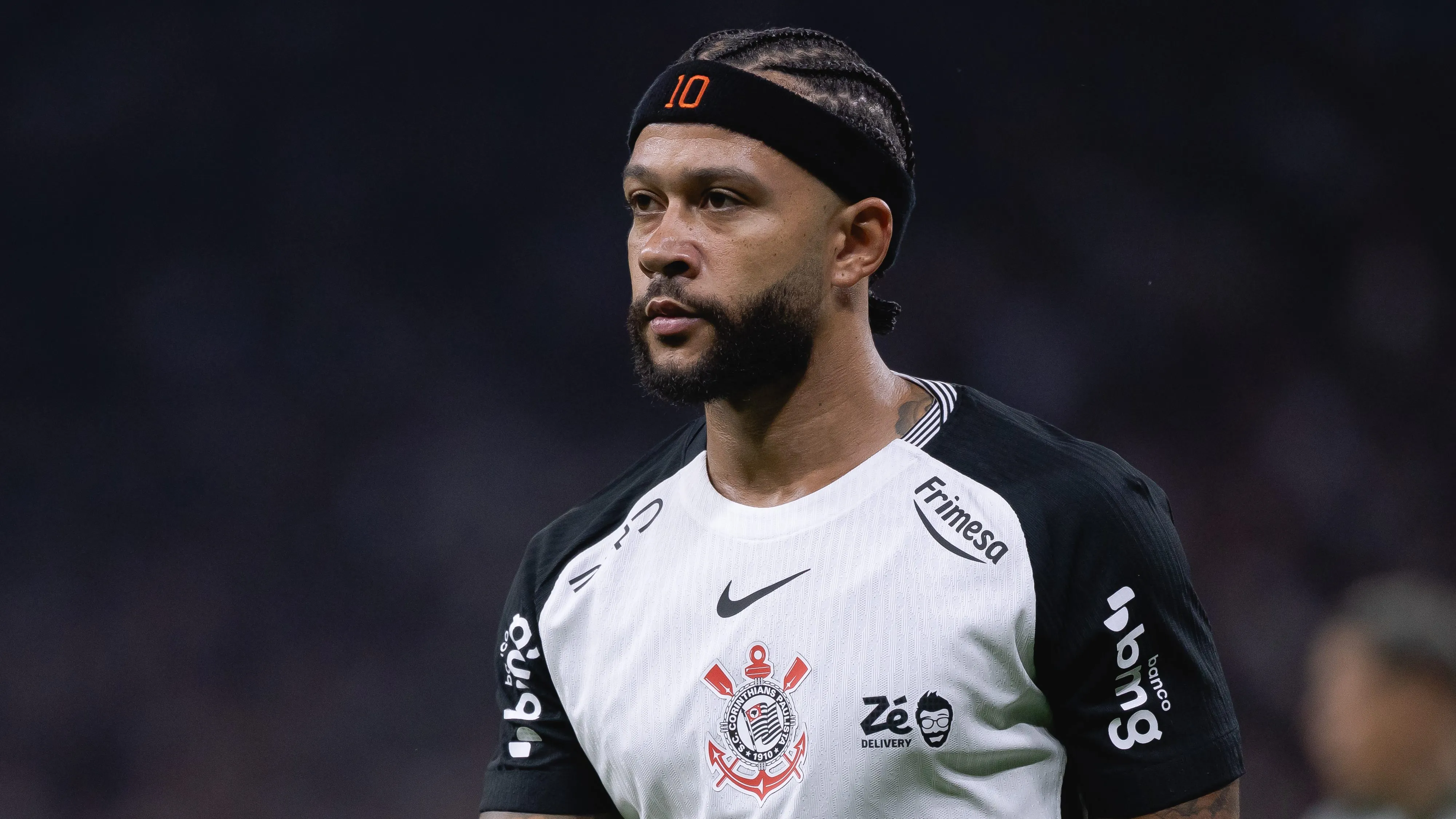 Memphis Depay jogador do Corinthians durante partida contra o Coritiba no estadio Arena Corinthians pelo campeonato Brasileiro A 2026. Foto: Ettore Chiereguini/AGIF