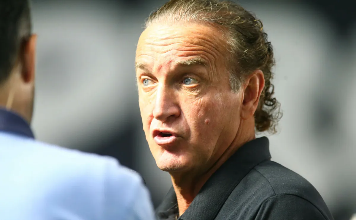 Expulso em Santos x Atlético-MG, Cuca admite excesso e comenta polêmica com a arbitragem