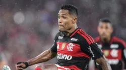 Alex Sandro jogador do Flamengo durante partida contra o Remo no estadio Maracana pelo campeonato Brasileiro A 2026. Foto: Thiago Ribeiro/AGIF