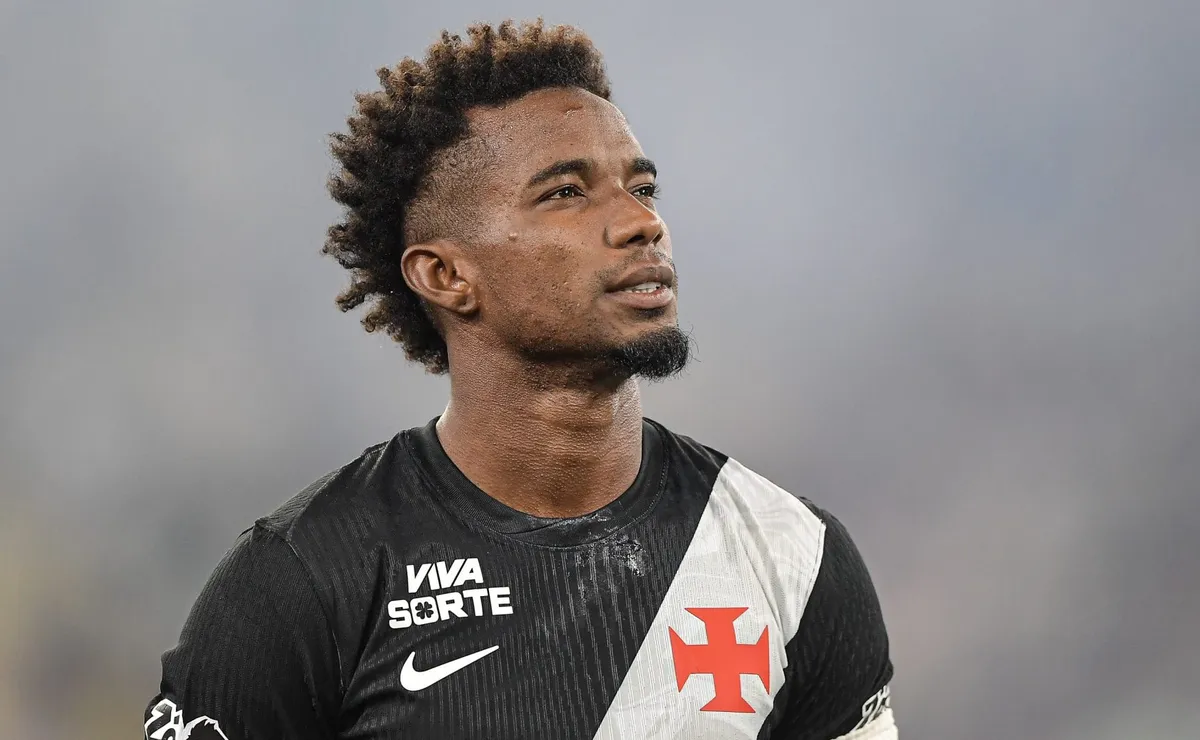Thiago Mendes se revolta com o árbitro após derrota do Vasco: “Inadmissível como apitou”