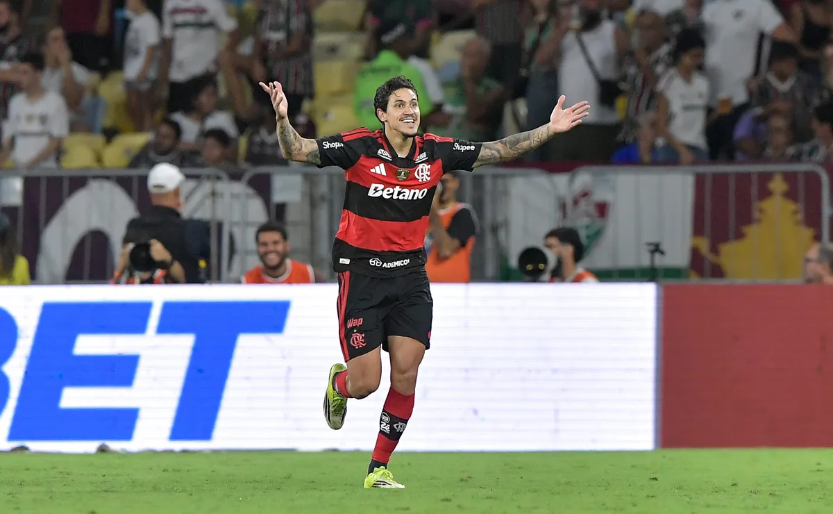 Pedro é protagonista com dois gols e garante triunfo do Flamengo diante do Fluminense