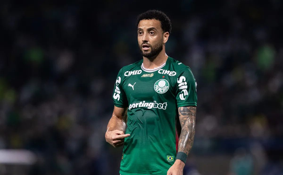 Felipe Anderson decepciona torcida do Palmeiras no empate diante do Corinthians, no Brasileirão