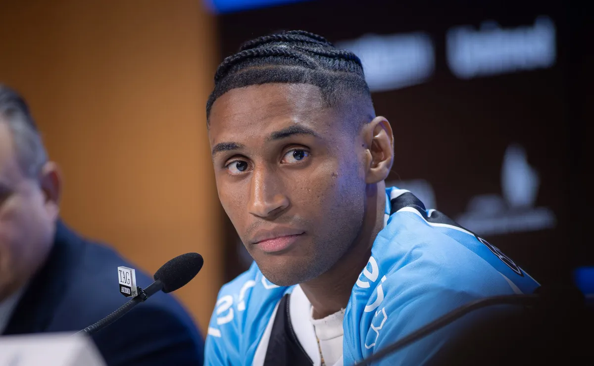 Investimento alto, rendimento baixo: momento de Tetê preocupa no Grêmio