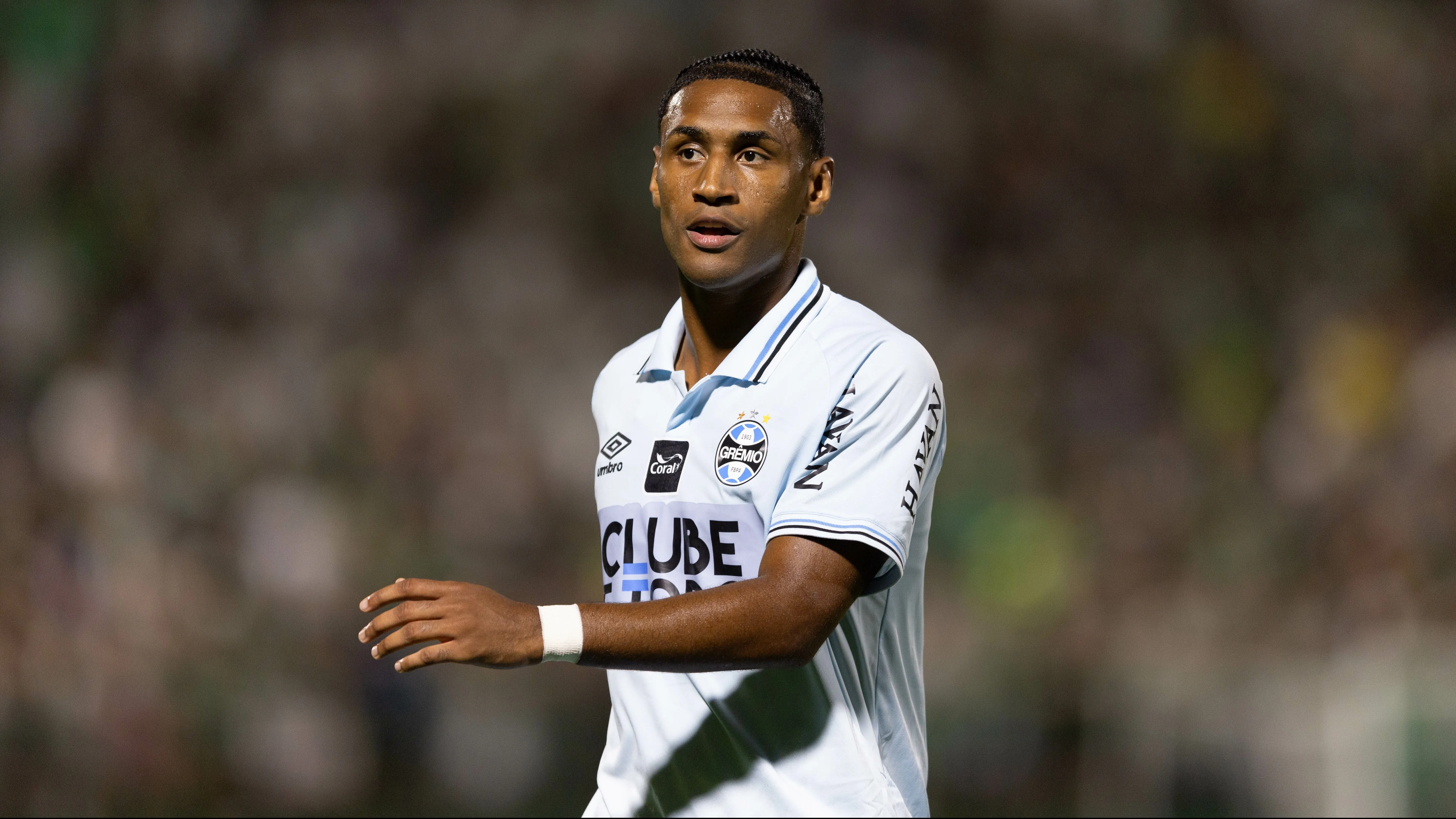 Tetê foi titular em quatro dos últimos cinco jogos – Foto: Liamara Polli/AGIF