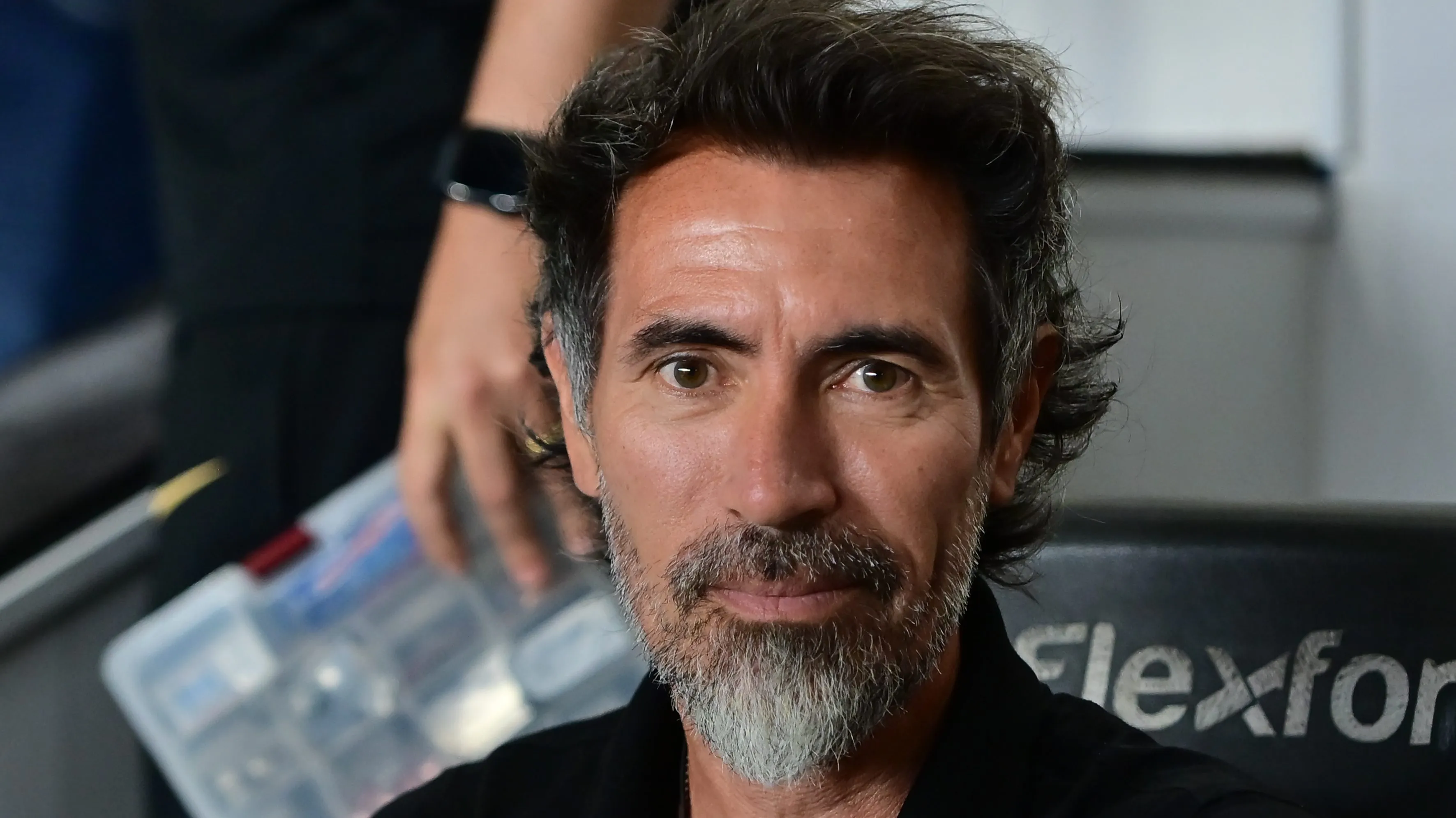 Eduardo Dominguez tecnico do Atletico-MG durante partida contra o Santos no estadio Vila Belmiro pelo campeonato Brasileiro A 2026. Foto: Jota Erre/AGIF